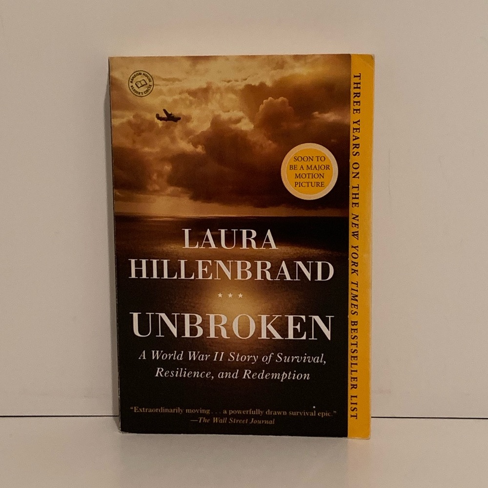 📚 [2/$25] LAURA HILLENBRAND UNBROKEN A WORLD WAR II STORY PAPERBACK BOOK 📚
